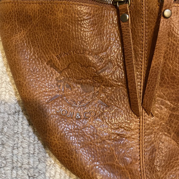 Joji & Co and Spincycle Yarns knitting bestie brown leather Fanny pack - Picture 3 of 9